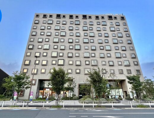 Staying at New Creepy-looking Hotel in Tokyo Japan | Mets Tokyo Bay